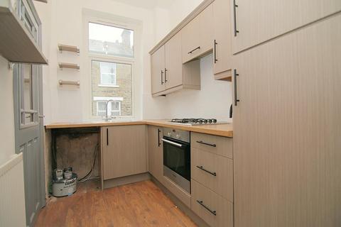 1 bedroom end of terrace house to rent, Bright Street, Stanningley, LS28 6NJ