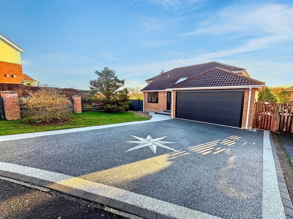 Garage & Driveway