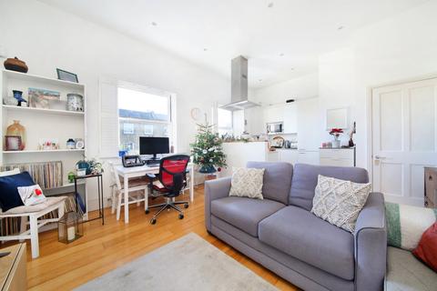 1 bedroom flat to rent, Upper Richmond Road West, London