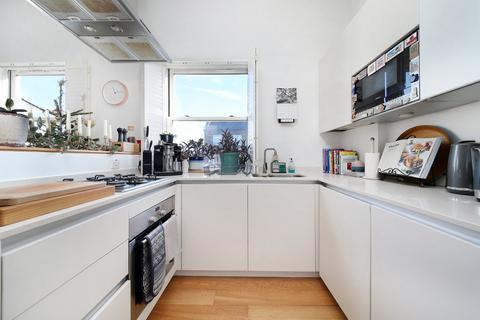 1 bedroom flat to rent, Upper Richmond Road West, London
