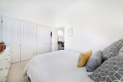 1 bedroom flat to rent, Upper Richmond Road West, London