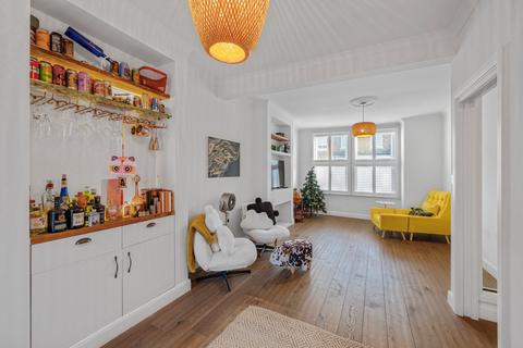 4 bedroom terraced house to rent, Fingal Street, London