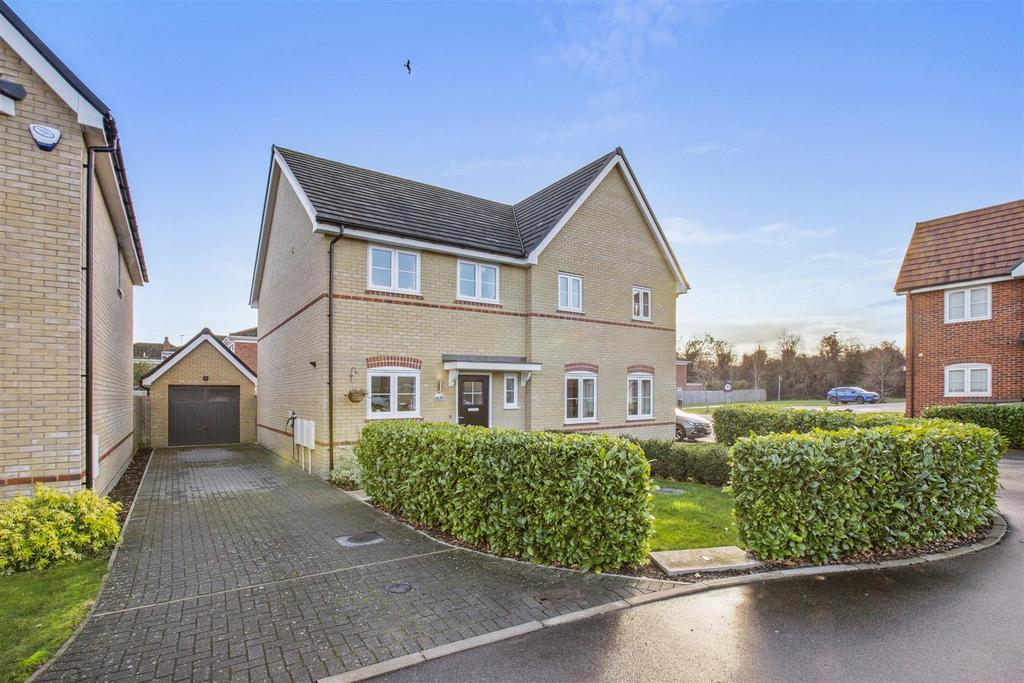 7 Farmers Way, HP27 9 EW-9.jpg