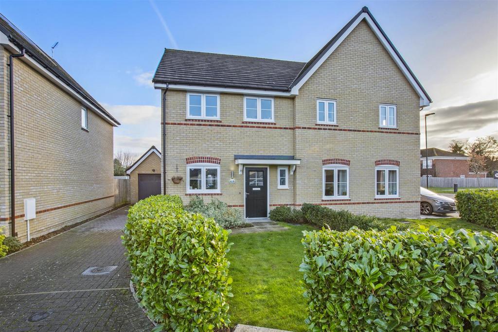 7 Farmers Way, HP27 9 EW-8.jpg