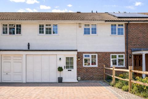 Cumberland Avenue, Guildford, Surrey, GU2