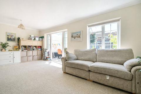 4 bedroom terraced house for sale, Cumberland Avenue, Guildford, Surrey, GU2