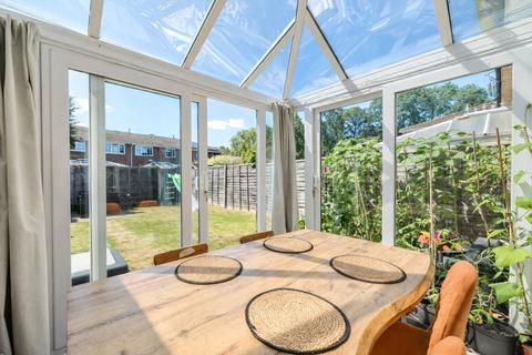 4 bedroom terraced house for sale, Cumberland Avenue, Guildford, Surrey, GU2