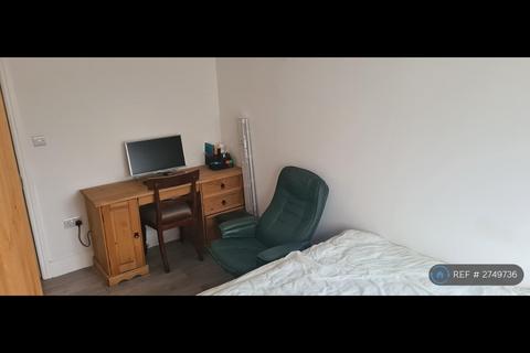 undefined, Hoylake Gardens, Mitcham, CR4