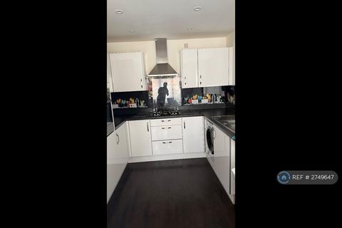 3 bedroom semi-detached house to rent, Longhorn Drive, Milton Keynes, MK8