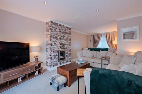3 bedroom terraced house for sale, Elphinstone Crescent, East Kilbride