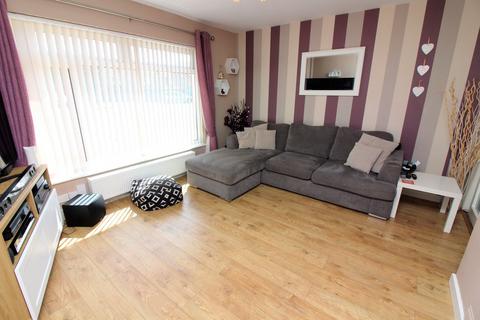 3 bedroom semi-detached house for sale, Silver Birch Avenue, Stotfold, Hitchin, SG5