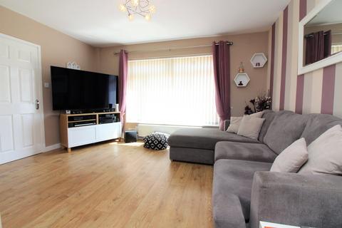 3 bedroom semi-detached house for sale, Silver Birch Avenue, Stotfold, Hitchin, SG5