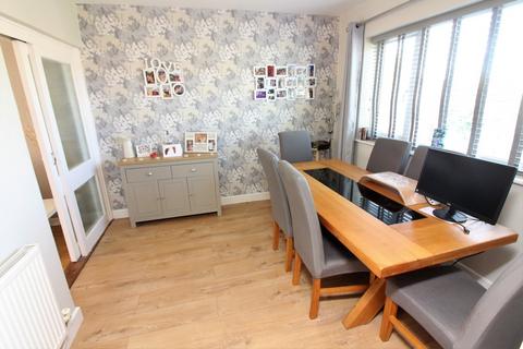 3 bedroom semi-detached house for sale, Silver Birch Avenue, Stotfold, Hitchin, SG5