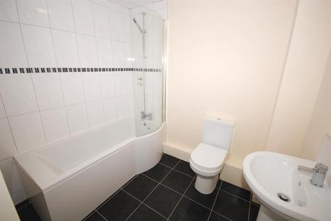 2 bedroom flat to rent, Station Road, Barrow Hill, Chesterfield, S43 2PG