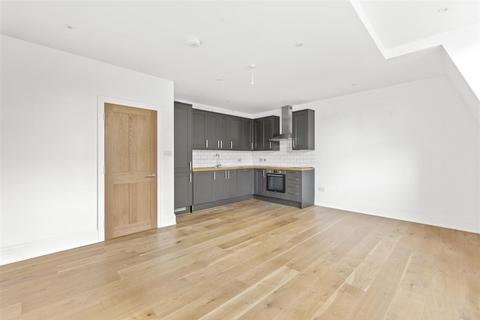 2 bedroom flat for sale, Tottenham Lane, London N8