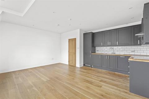 2 bedroom flat for sale, Tottenham Lane, London N8