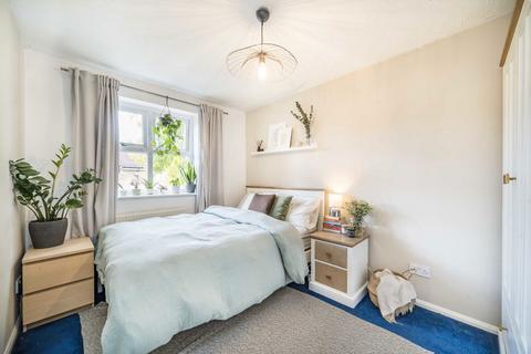 2 bedroom terraced house to rent, Henry Doulton Drive, London SW17