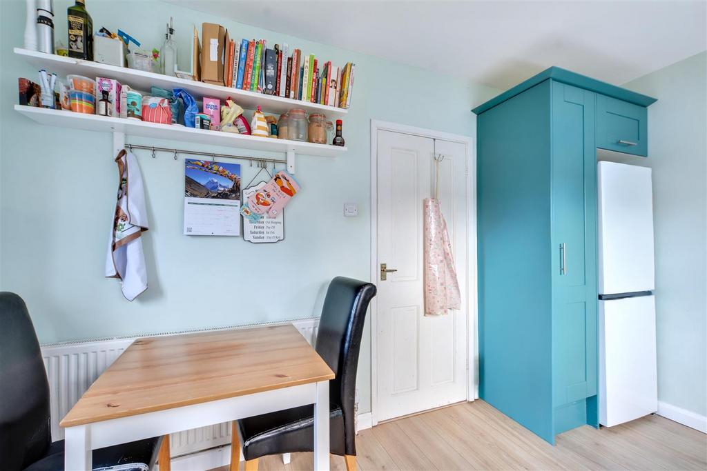 Kitchen 4.jpeg