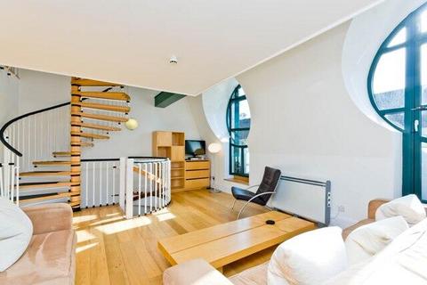 2 bedroom duplex to rent, Forum Magnum Square, County Hall Apartments