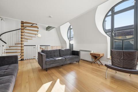2 bedroom duplex to rent, Forum Magnum Square, County Hall Apartments