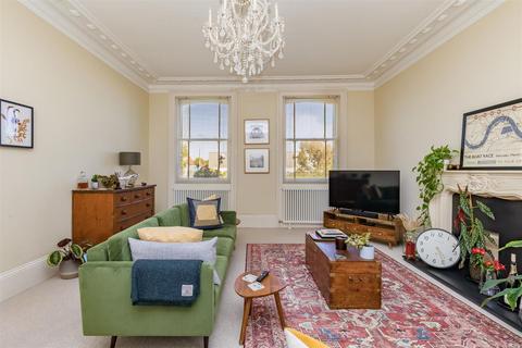 2 bedroom flat to rent, Wilbury Road, Hove