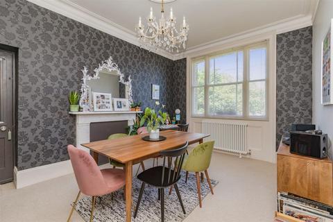 2 bedroom flat to rent, Wilbury Road, Hove
