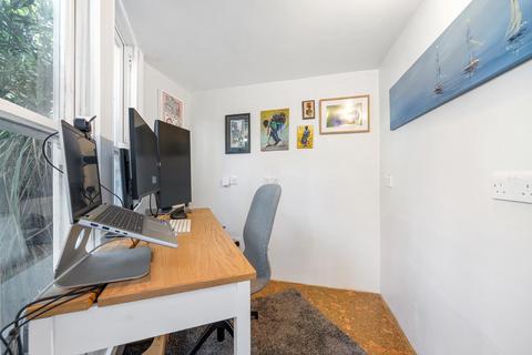 2 bedroom flat for sale, Helix Road, SW2
