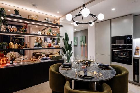 2 bedroom apartment for sale, South Quay Plaza, Marsh Wall, London E14