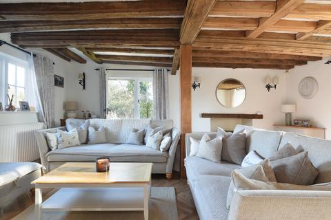 5 bedroom detached house for sale, Moat Road, Headcorn