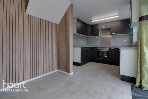 3 bedroom terraced house to rent, Swanspool, PETERBOROUGH