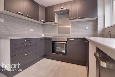 3 bedroom terraced house to rent, Swanspool, PETERBOROUGH