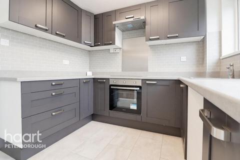 3 bedroom terraced house to rent, Swanspool, PETERBOROUGH