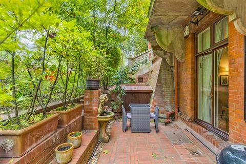 2 bedroom flat for sale, Fitzjohns Avenue, Hampstead, NW3
