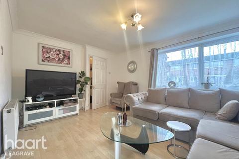 undefined, Fenwick Road, DUNSTABLE
