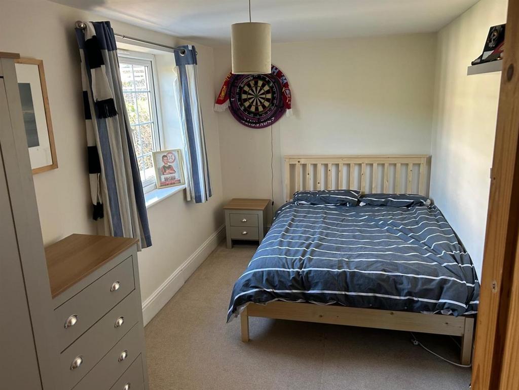 Bedroom: