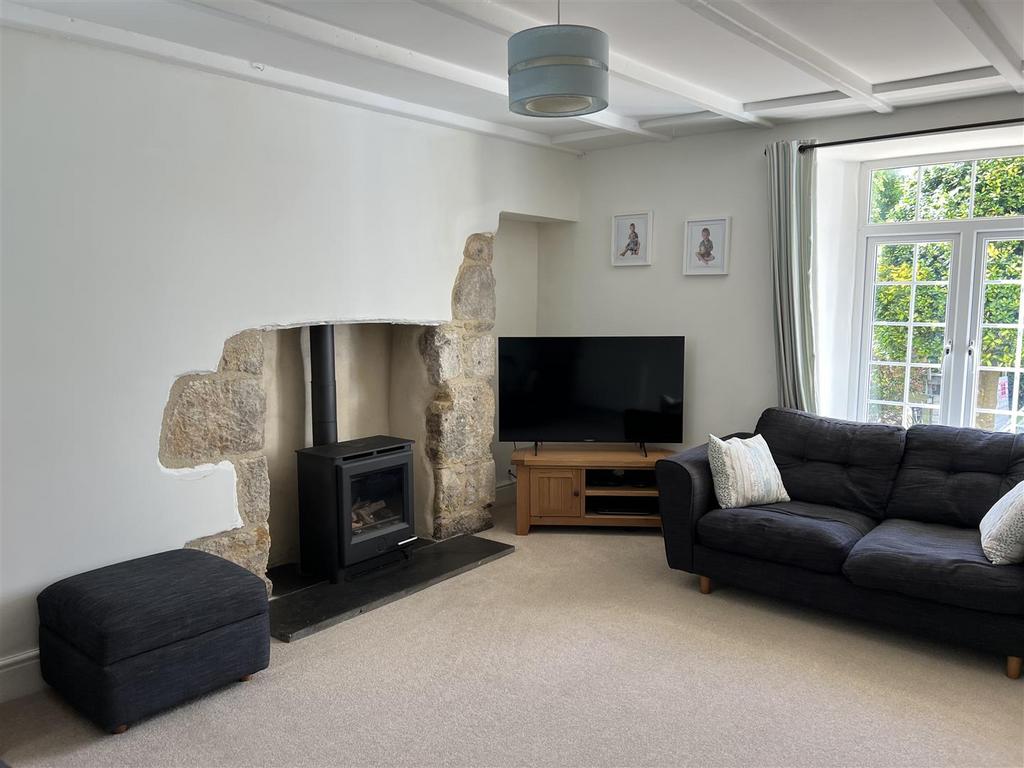Reception Room/Formal Lounge: