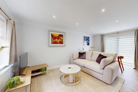 3 bedroom detached house for sale, Primrose Way, Stamford