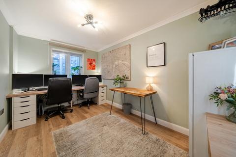 2 bedroom flat for sale, Tavern Court, London