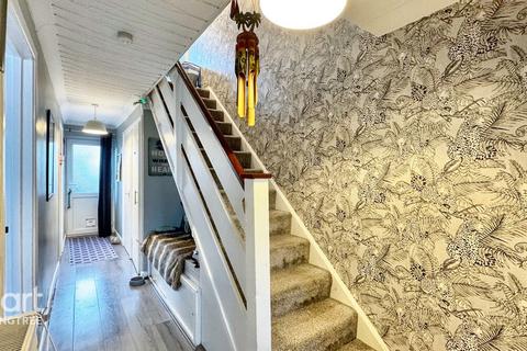 3 bedroom semi-detached house for sale, Westmorland Close, Mistley, Manningtree, Essex