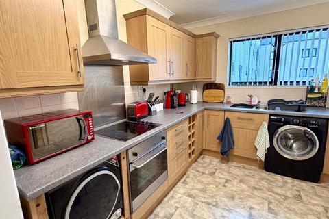1 bedroom apartment for sale, Carmen Sylva Road, Llandudno