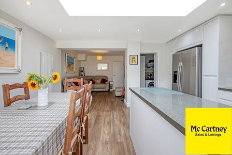 3 bedroom terraced house for sale, Gloucester Avenue, Chelmsford, CM2