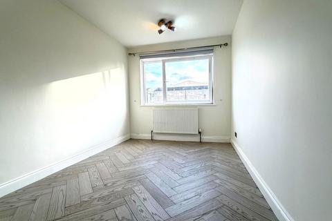 3 bedroom maisonette to rent, Buckingham Road, London, E15 1SW