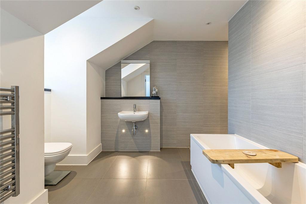 En Suite Bathroom