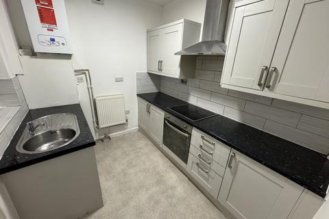 3 bedroom terraced house to rent, Goldfinch Street Preston PR1 6SX
