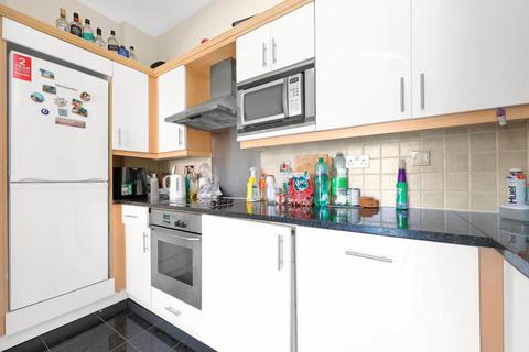2 bedroom flat to rent, 52, Tower Point, Sydney Road, Enfield EN2