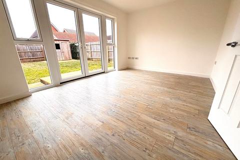 3 bedroom end of terrace house to rent, East Hall Close, Sittingbourne, Kent, ME10