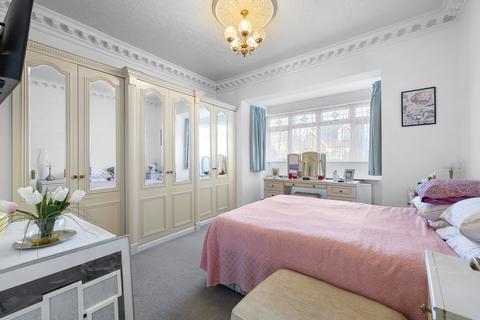 2 bedroom detached bungalow for sale, Ascension Road, Romford, RM5