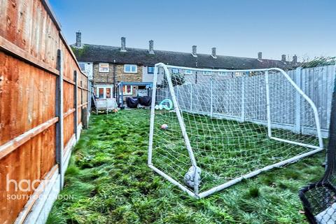 3 bedroom terraced house for sale, Usk Road, South Ockendon
