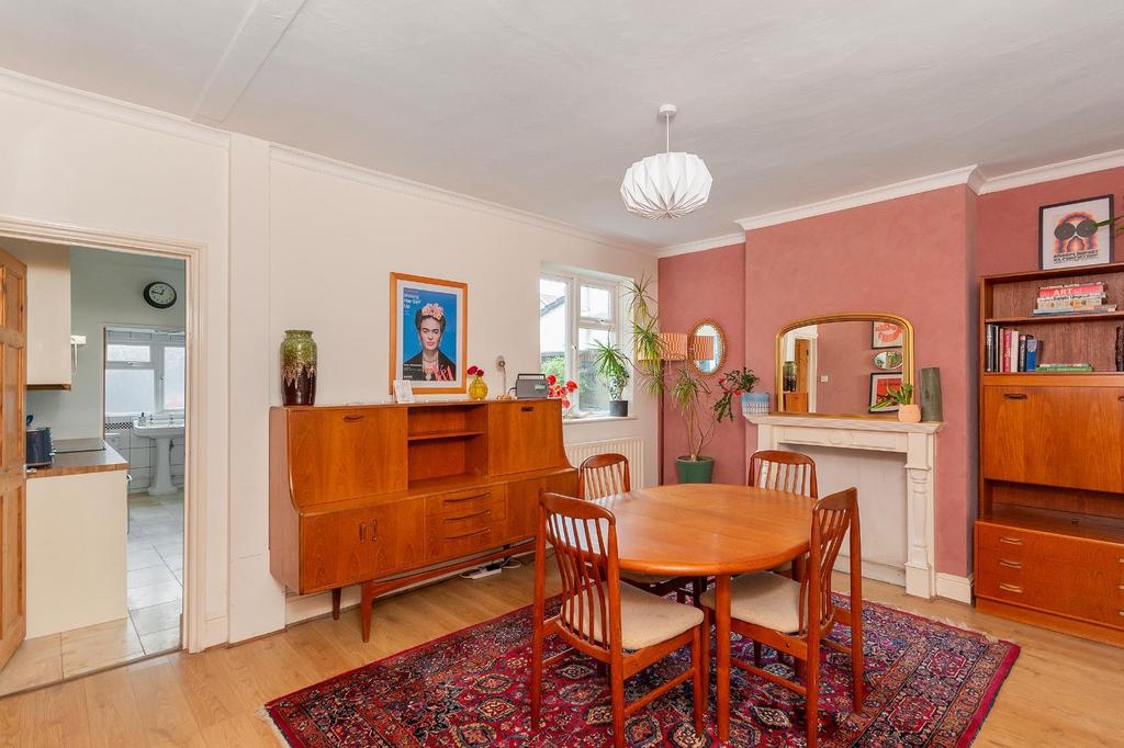 0 B9 RHD - Dining Room D.jpg
