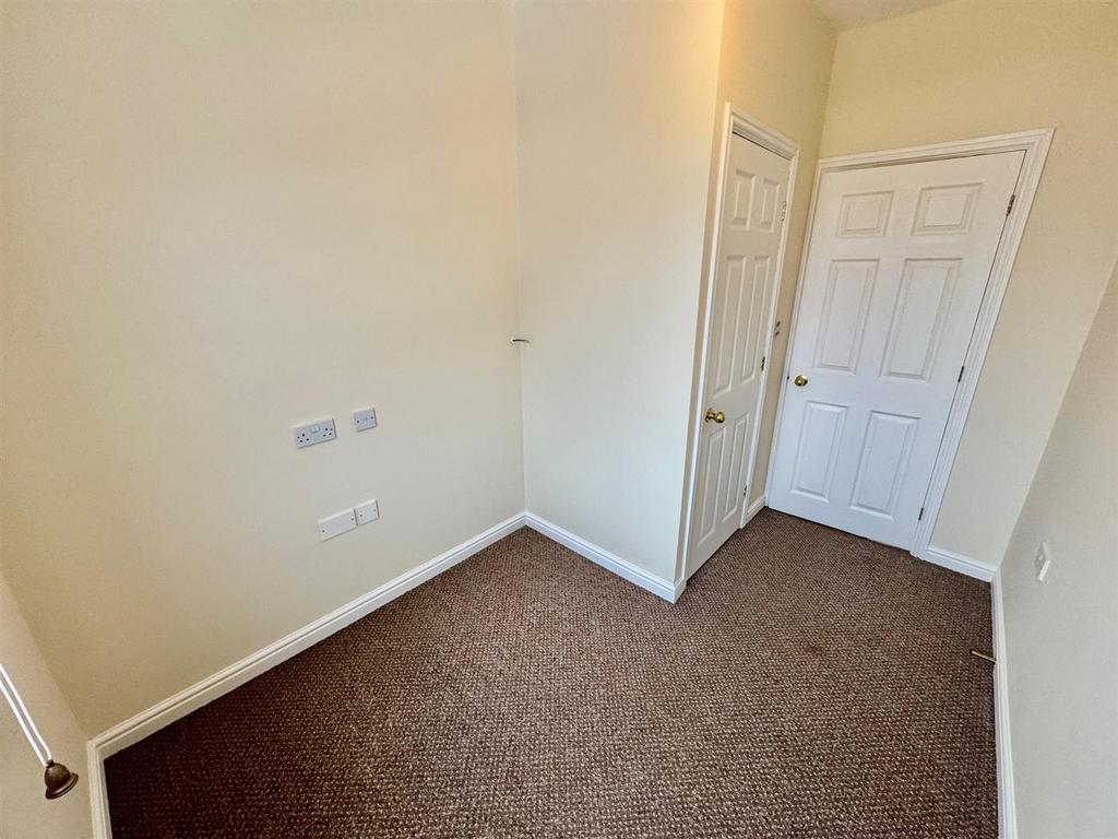 Bedroom 3b.jpg